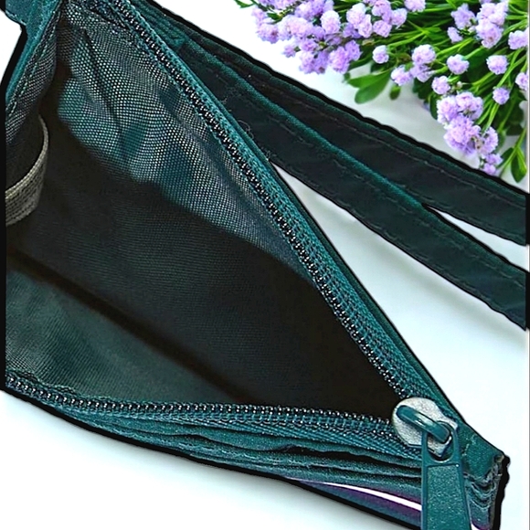 Victoria's Secret PINK New Card Case Keychain Wallet with Zipper, Hunter Green - Picture 3 of 10